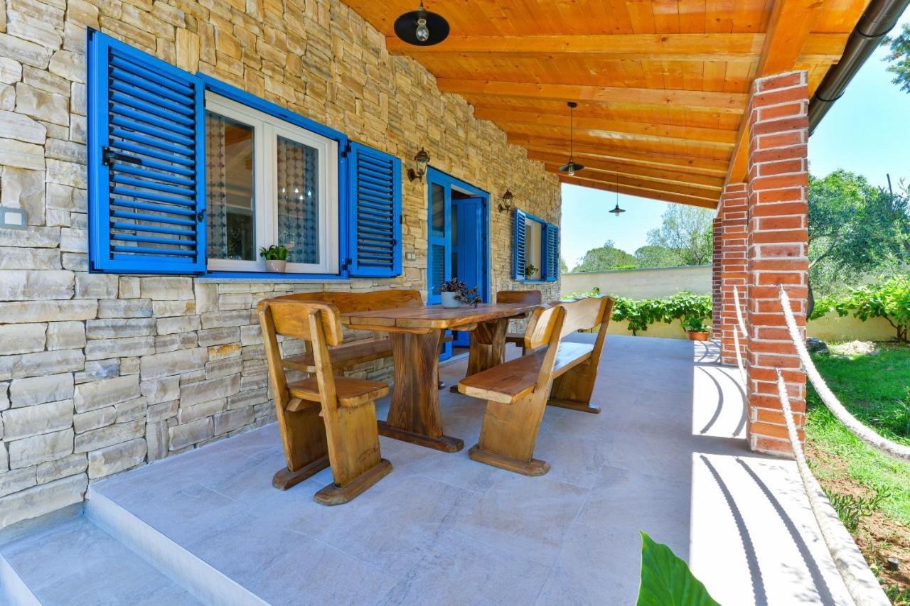 Family Friendly Apartments With A Swimming Pool Zadar - 18098 Esterno foto